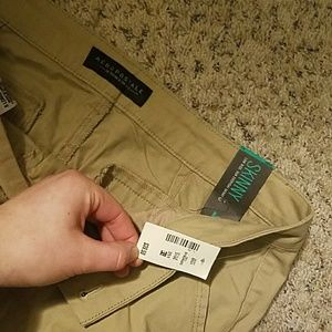 《WOMEN'S SKINNY AEROPOSTALE KHAKI PANTS》